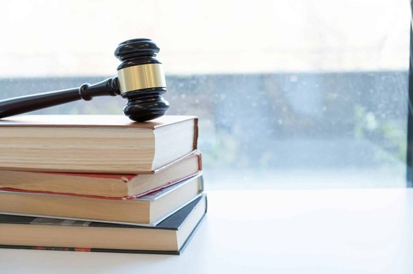 Étudiez à l'ISD : Excellence en droit en alternance